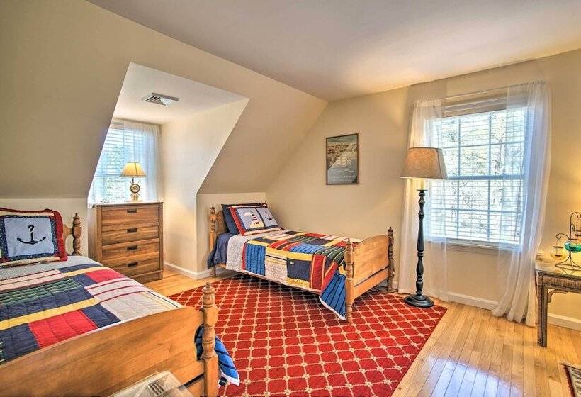 1 Mi To Beach: Home W/ Fire Pit & Bbq In Cape Cod!