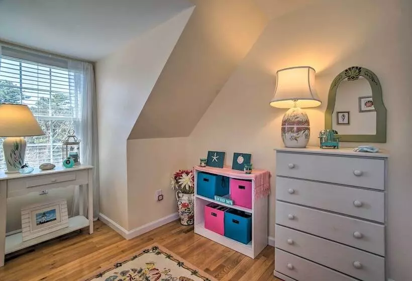 1 Mi To Beach: Home W/ Fire Pit & Bbq In Cape Cod!