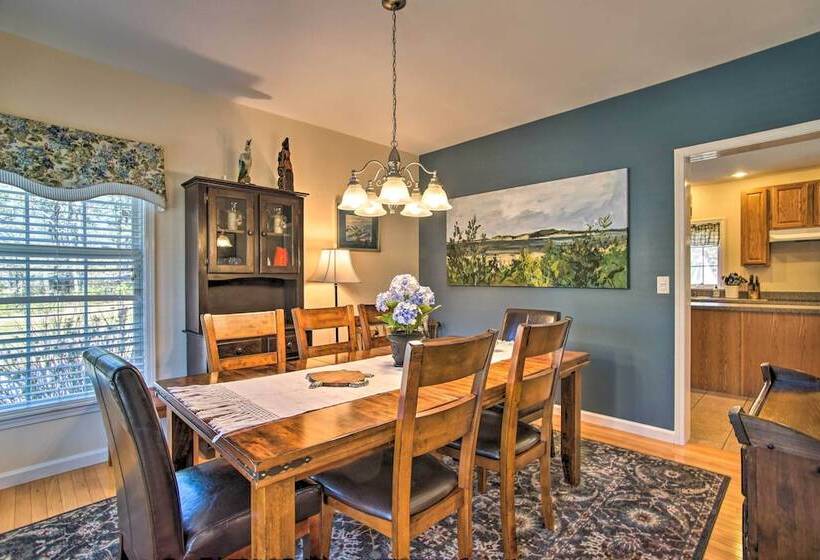 1 Mi To Beach: Home W/ Fire Pit & Bbq In Cape Cod!