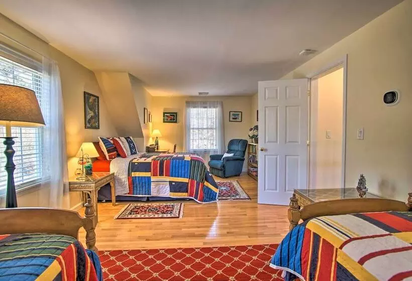 1 Mi To Beach: Home W/ Fire Pit & Bbq In Cape Cod!