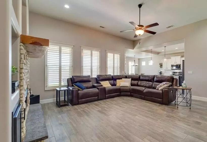 Carlsbad Retreat W/ Fire Pit & Fenced Yard!
