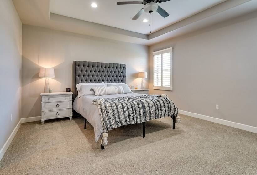 Carlsbad Retreat W/ Fire Pit & Fenced Yard!