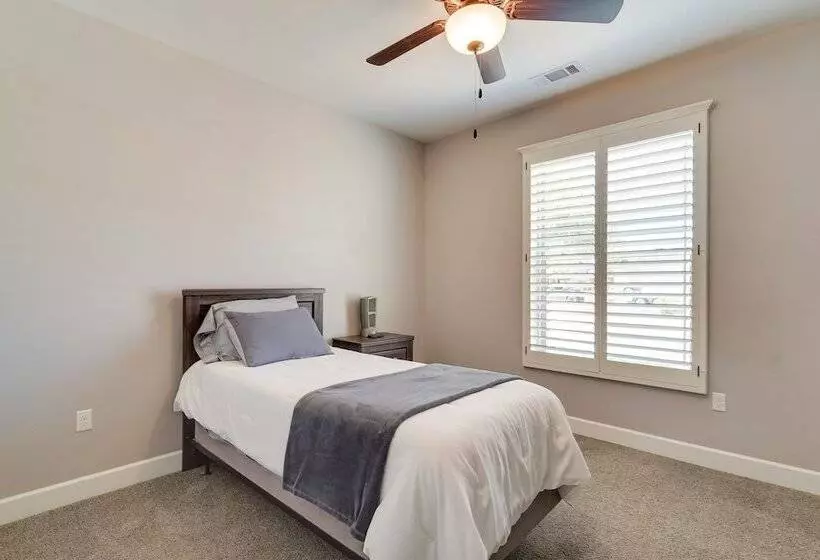 Carlsbad Retreat W/ Fire Pit & Fenced Yard!