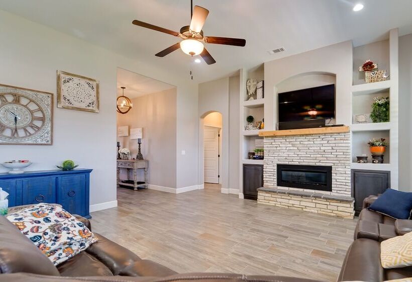 Carlsbad Retreat W/ Fire Pit & Fenced Yard!