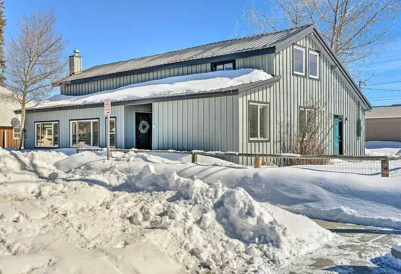 Centrally Located Pinedale Vacation Rental!