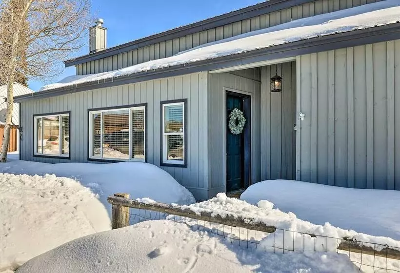 Centrally Located Pinedale Vacation Rental!