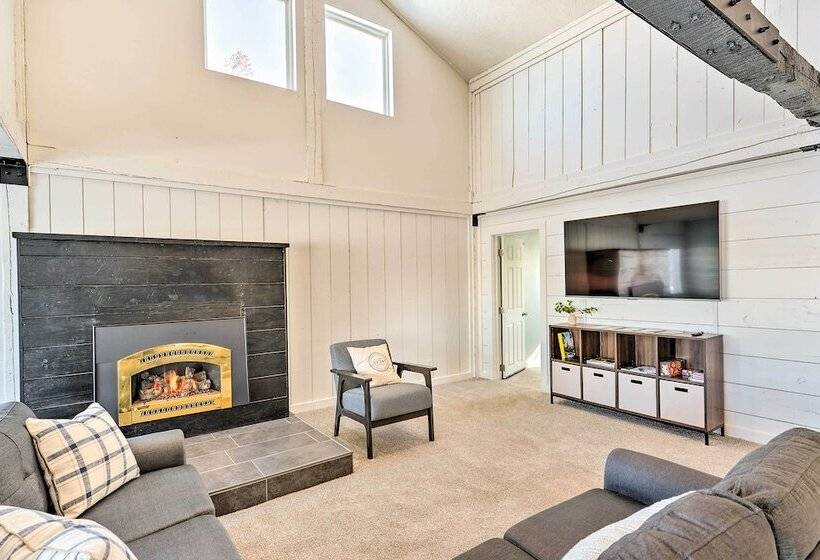 Centrally Located Pinedale Vacation Rental!