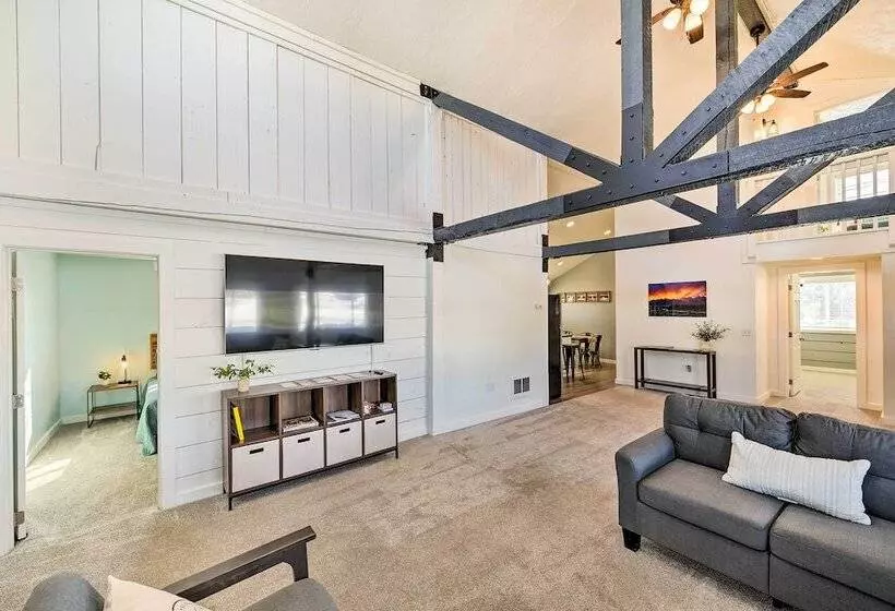 Centrally Located Pinedale Vacation Rental!