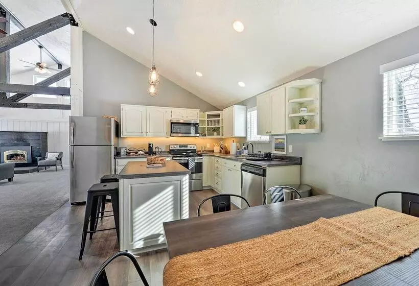 Centrally Located Pinedale Vacation Rental!