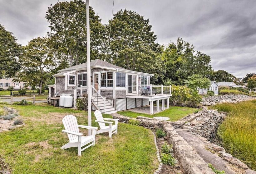 Charming Bristol Cottage W/ Private Beach!