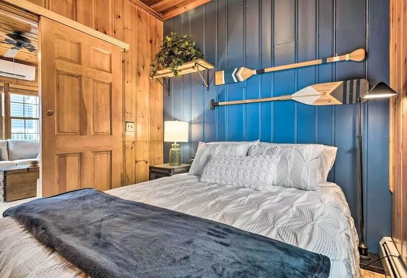 Charming Bristol Cottage W/ Private Beach!