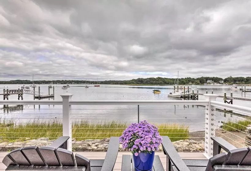 Charming Bristol Cottage W/ Private Beach!