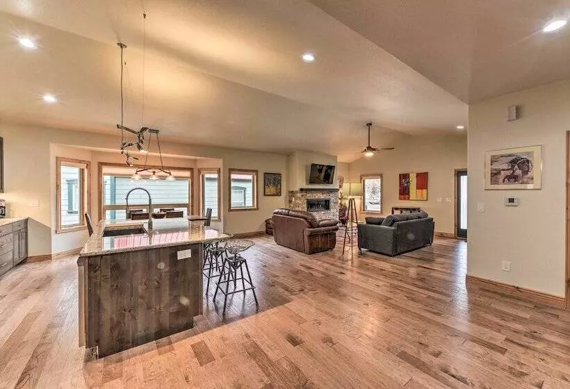 Charming Buena Vista Home ~ 1 Block To Main Street