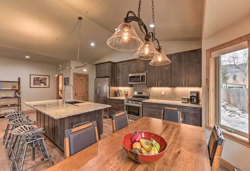 Charming Buena Vista Home ~ 1 Block To Main Street