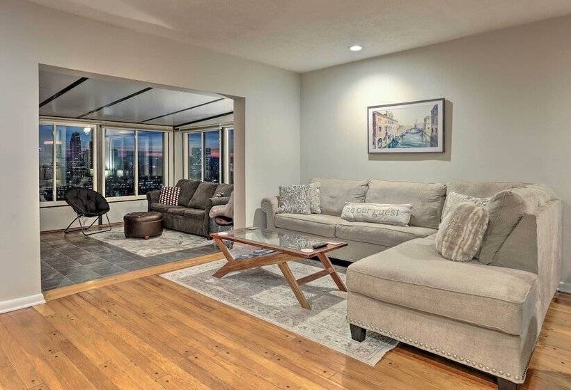 Cincinnati Home, Patio W/ Downtown Views!