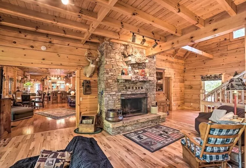 Custom Cabin W/ 12 Acres On Dale Hollow Lake!