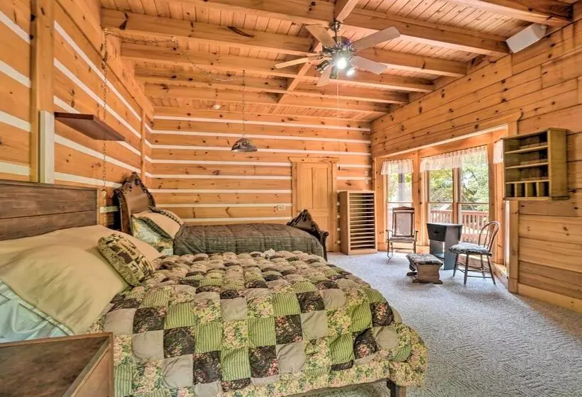 Custom Cabin W/ 12 Acres On Dale Hollow Lake!