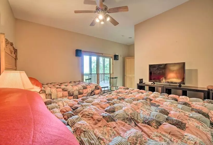 Custom Cabin W/ 12 Acres On Dale Hollow Lake!