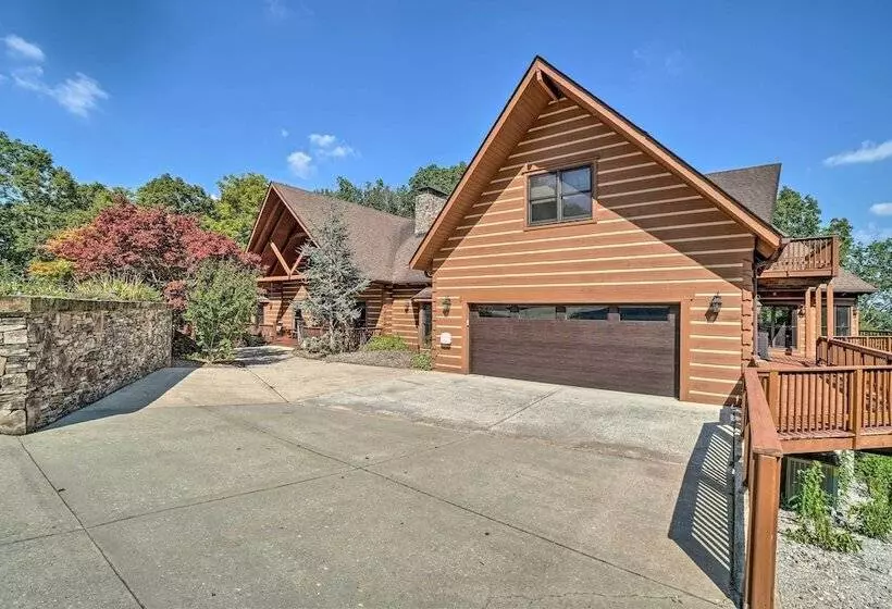 Custom Cabin W/ 12 Acres On Dale Hollow Lake!