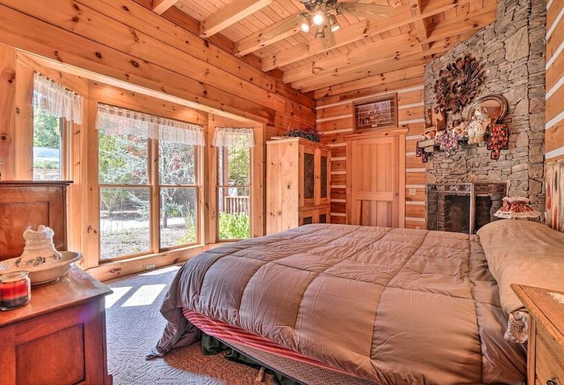 Custom Cabin W/ 12 Acres On Dale Hollow Lake!