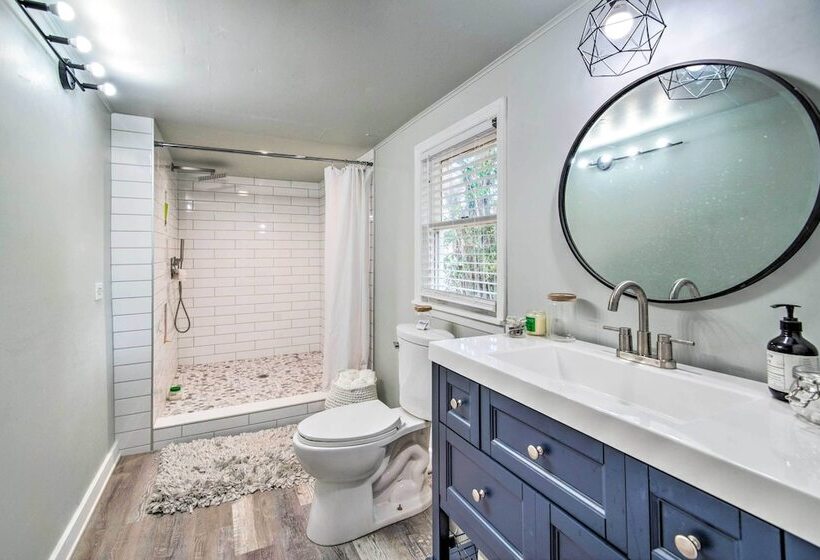 Walk To River & Shops: Downtown Dunnellon Escape