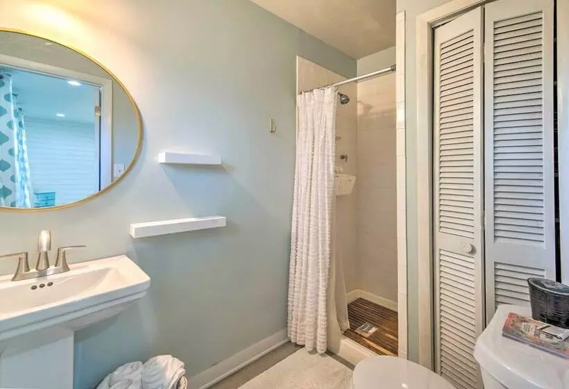 Walk To River & Shops: Downtown Dunnellon Escape