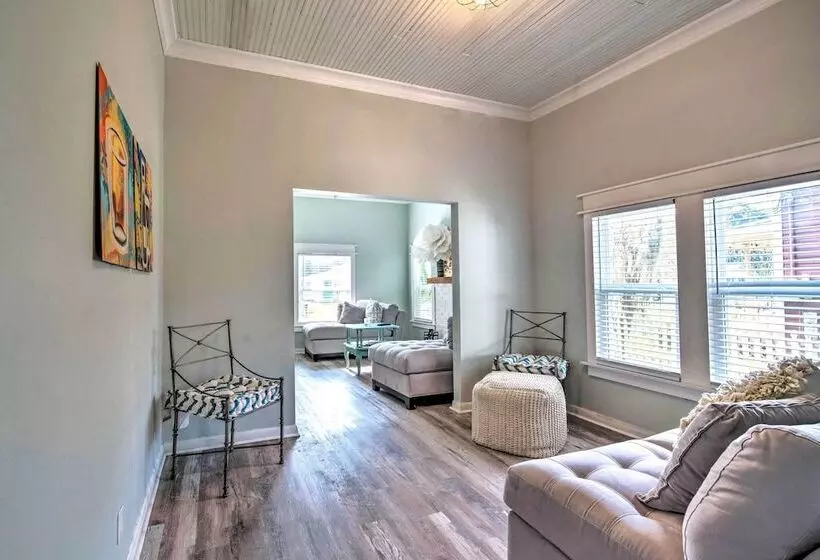 Walk To River & Shops: Downtown Dunnellon Escape