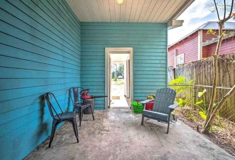 Walk To River & Shops: Downtown Dunnellon Escape