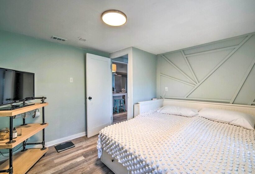 Walk To River & Shops: Downtown Dunnellon Escape