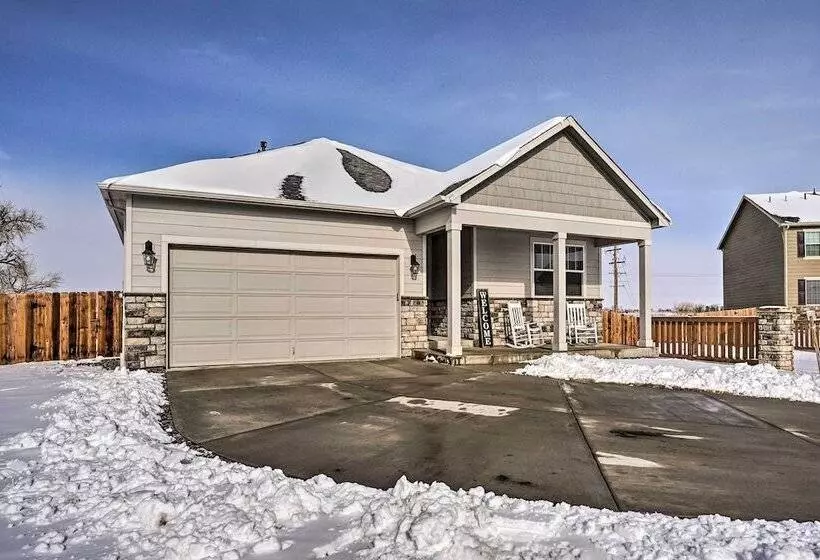 Dreamy Windsor Home With Grill ~ 3 Miles To Lake!