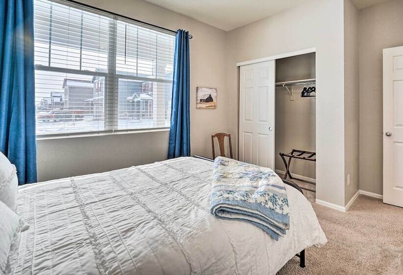 Dreamy Windsor Home With Grill ~ 3 Miles To Lake!