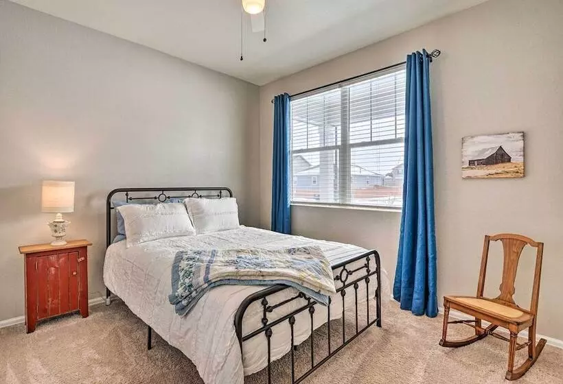 Dreamy Windsor Home With Grill ~ 3 Miles To Lake!