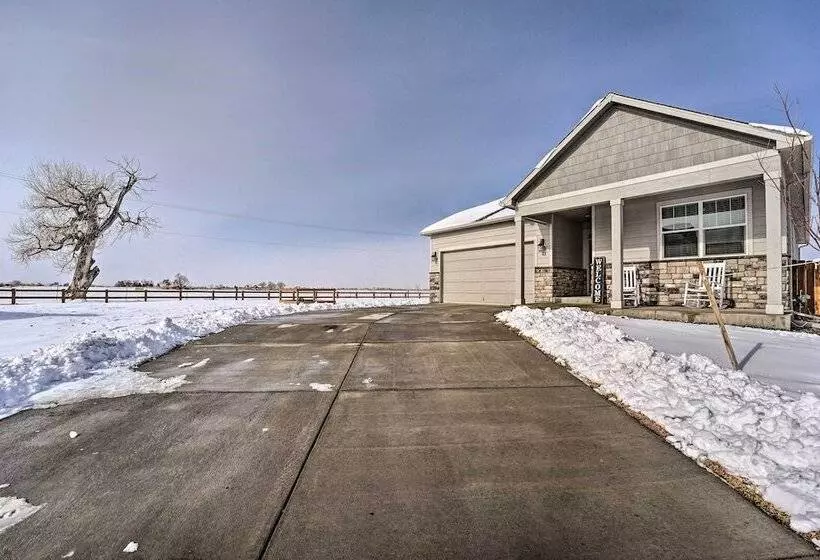 Dreamy Windsor Home With Grill ~ 3 Miles To Lake!