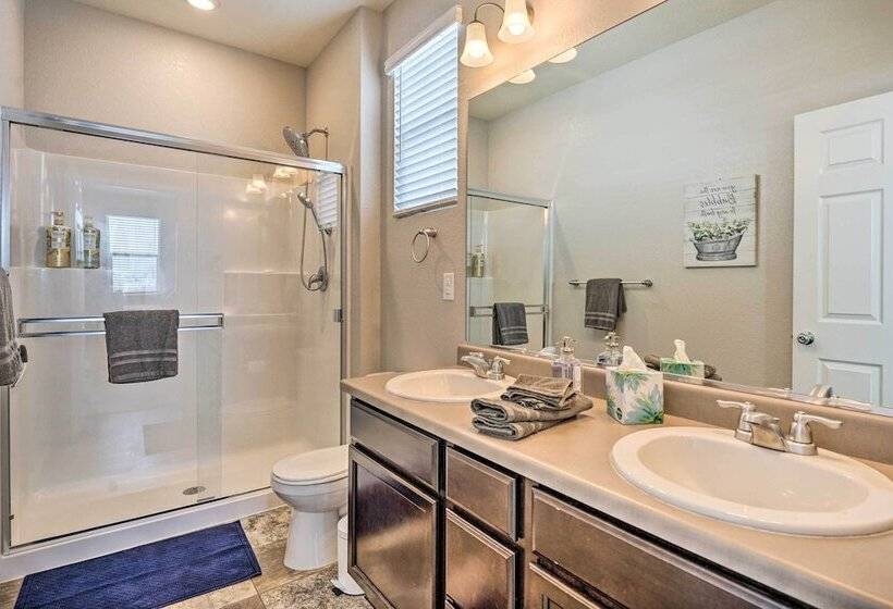 Dreamy Windsor Home With Grill ~ 3 Miles To Lake!