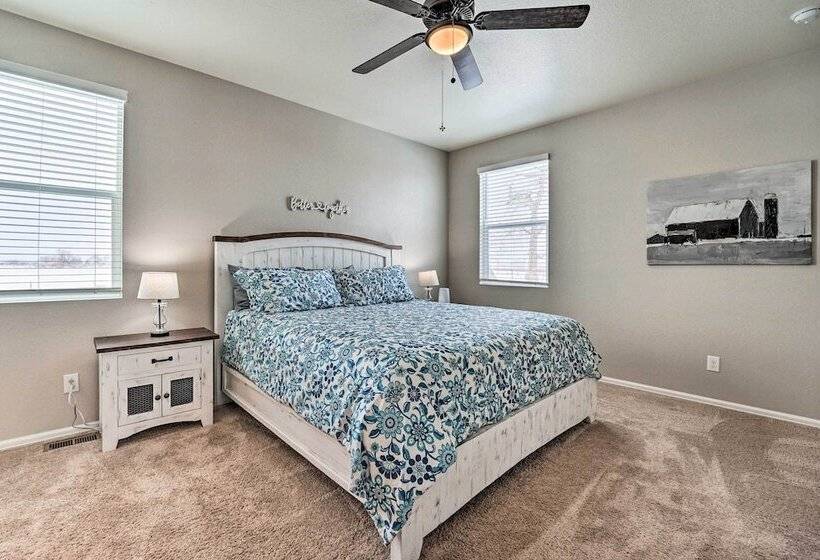 Dreamy Windsor Home With Grill ~ 3 Miles To Lake!