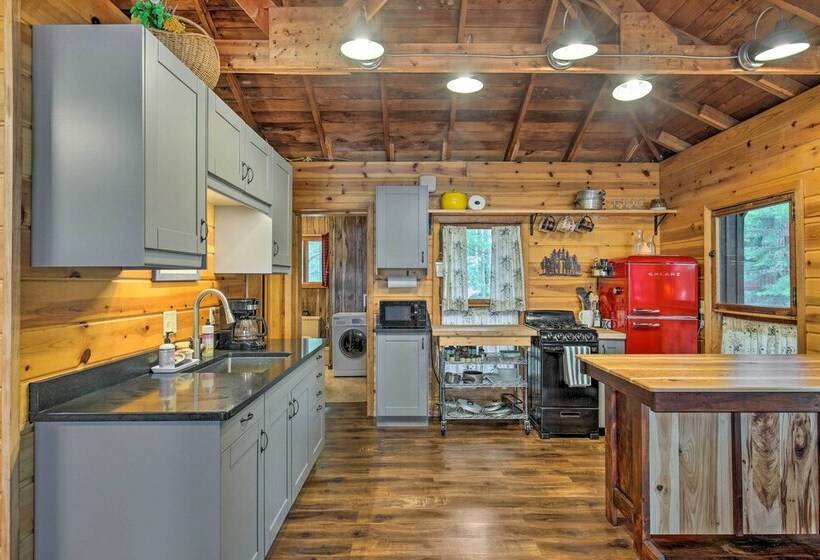 Eagle River Lakefront Retreat W/ Fire Pit & Grill