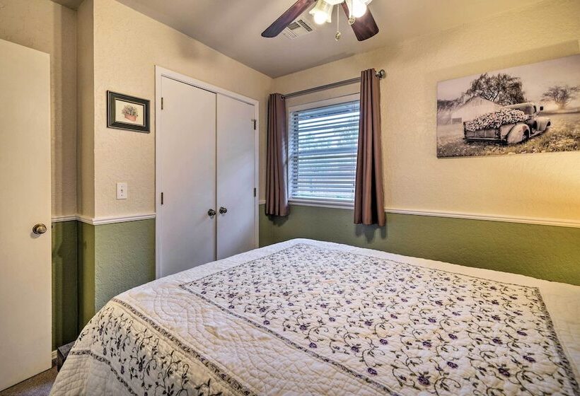 Home W/ Screened Porch ~ 10 Miles To Dtwn Okc!