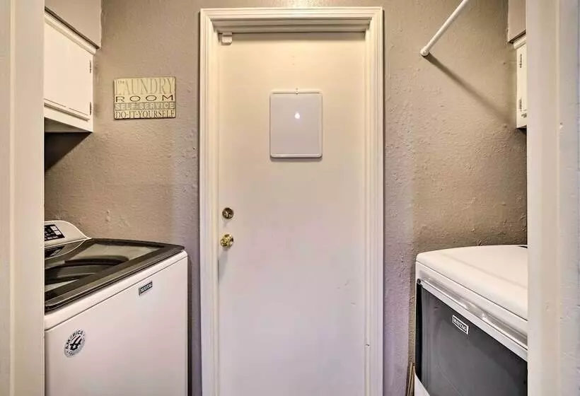 Home W/ Screened Porch ~ 10 Miles To Dtwn Okc!