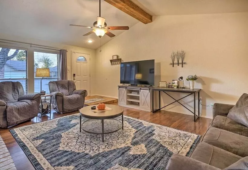 Home W/ Screened Porch ~ 10 Miles To Dtwn Okc!