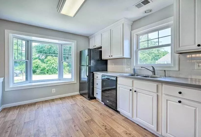 Idyllic Pasadena Retreat With Garden + Hot Tub!