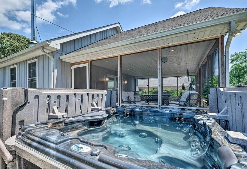 Idyllic Pasadena Retreat With Garden + Hot Tub!