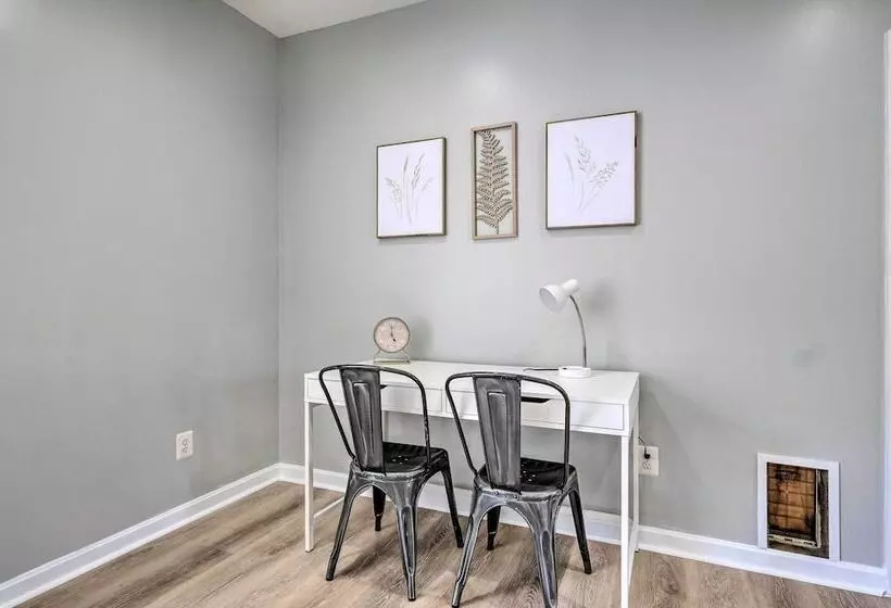 Idyllic Pasadena Retreat With Garden + Hot Tub!