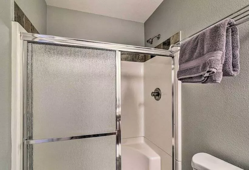 Incredible Oregon Retreat W/ Private Hot Tub!