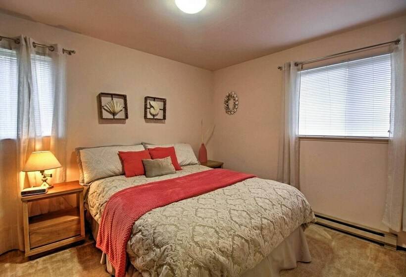 Irish Beach  Ocean View  Home On Manchester Coast!