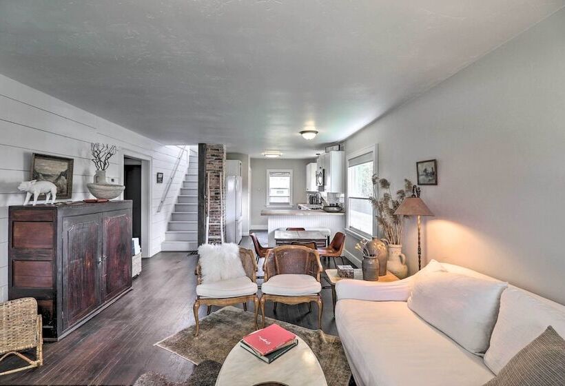 Luxe Glacier Getaway: Walk To Downtown Kalispell!