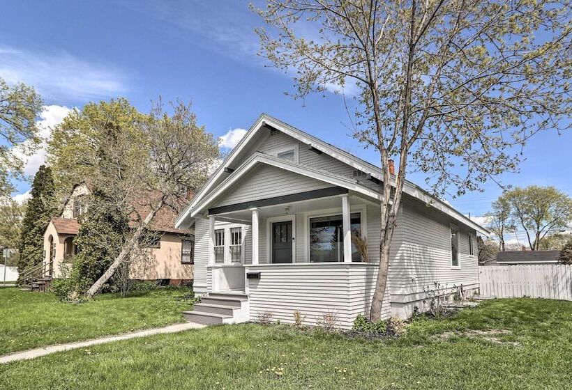 Luxe Glacier Getaway: Walk To Downtown Kalispell!