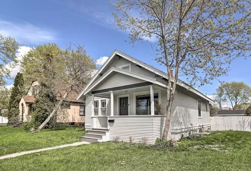 Luxe Glacier Getaway: Walk To Downtown Kalispell!