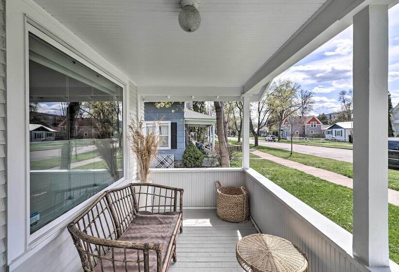 Luxe Glacier Getaway: Walk To Downtown Kalispell!