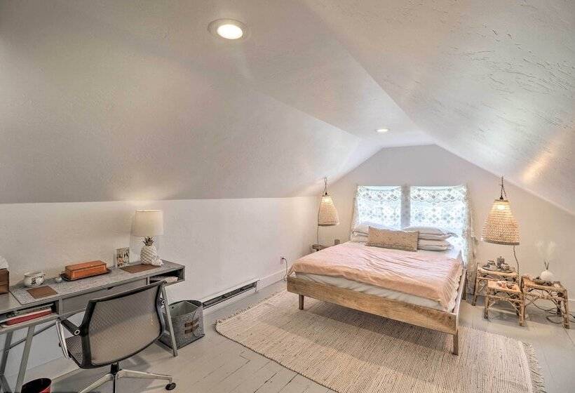 Luxe Glacier Getaway: Walk To Downtown Kalispell!