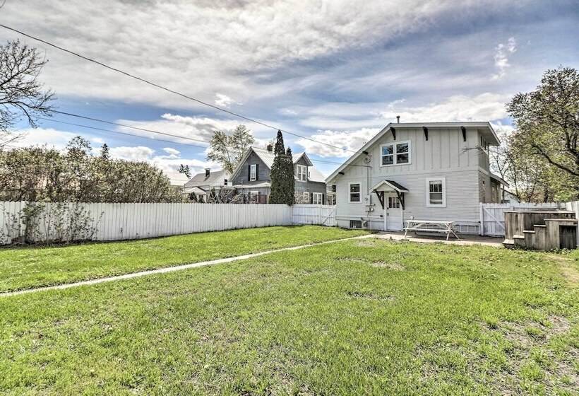 Luxe Glacier Getaway: Walk To Downtown Kalispell!